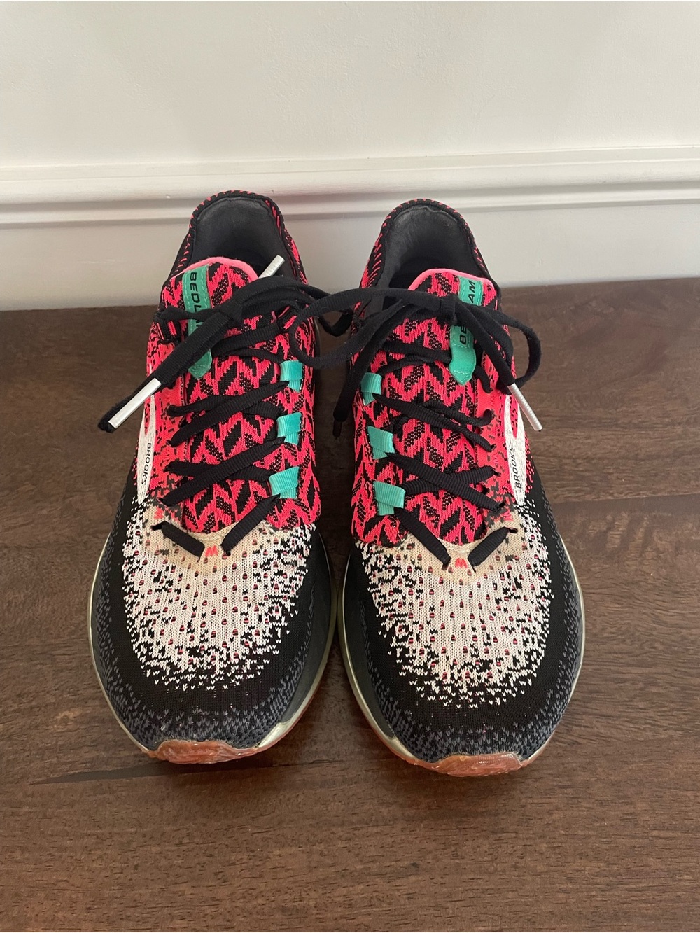 Brooks Women’s Bedlam Sneakers - Picture 3 of 6